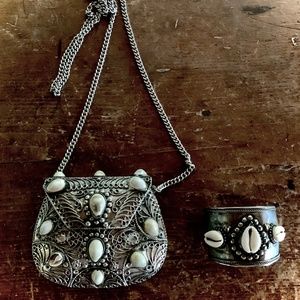 Vintage shell bag & bracelet